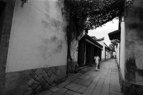 Three Lanes and Seven Alleys 23