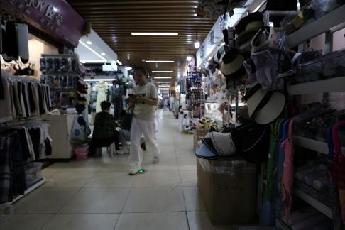 Floating light in the marketplace 5