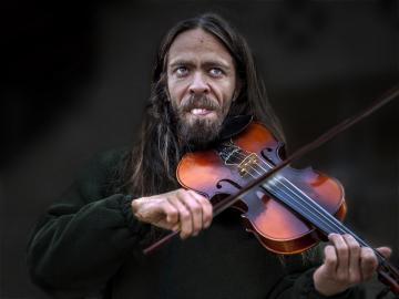 Streets violinist