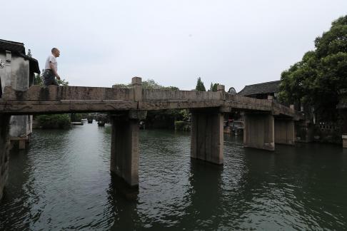 Singing on the green waves 33