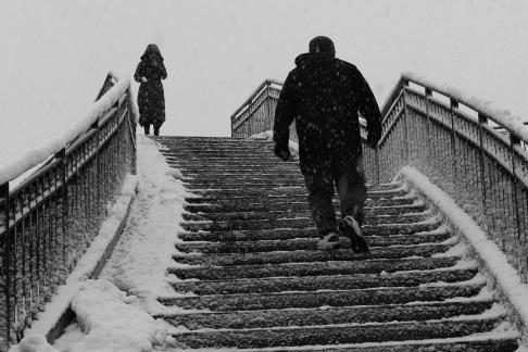 Snowflakes Dancing in the World 62