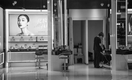 Shopping malls in big cities 4