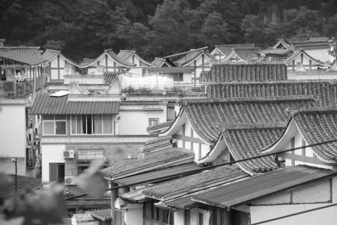 Yuncun layered eaves 7