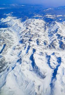 Looking at the glacier from afar 10