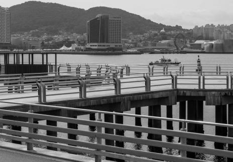Bridge to the harbour