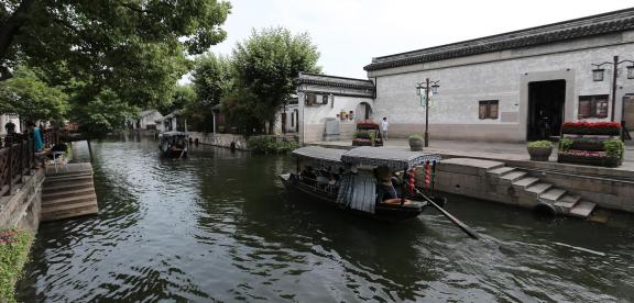 Boating in the Water Lane 18