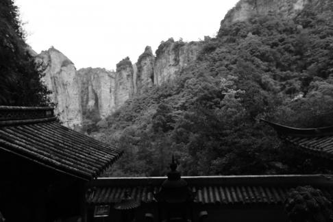 Spring and Autumn on the eaves 1