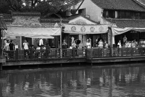 A river embracing the city 12