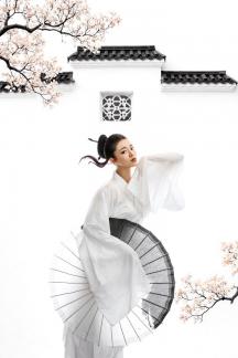 Guest Beneath the Huizhou Wall