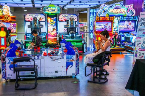 Shopping malls in big cities 27