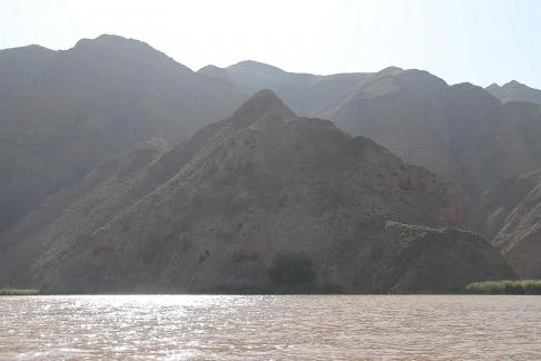 Turbid water and dangerous rocks 10