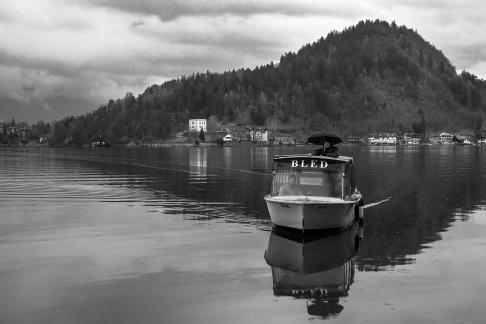 BLED LAKE BOAT