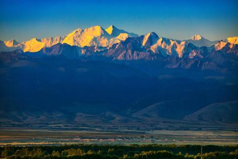 Snow mountains