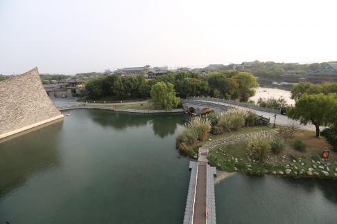 Visit the ancient city 1