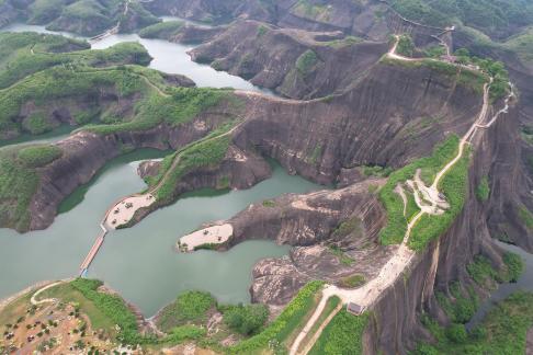 by the mountains and rivers 6