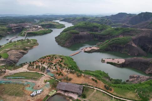 by the mountains and rivers 1