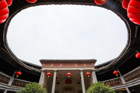 Hang lanterns high 23