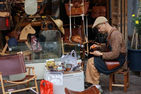 The Time at Hand on the Street 2