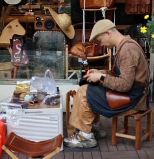 The Time at Hand on the Street 3