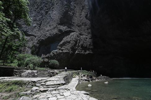 Under the Cliff Pond 3