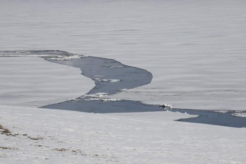 Snowy Lake scenery 5