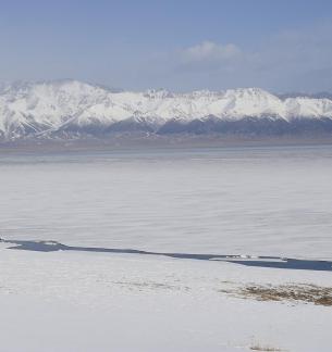 Snowy Lake scenery 8