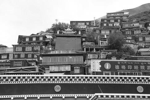 Houses on the mountain ridge 3