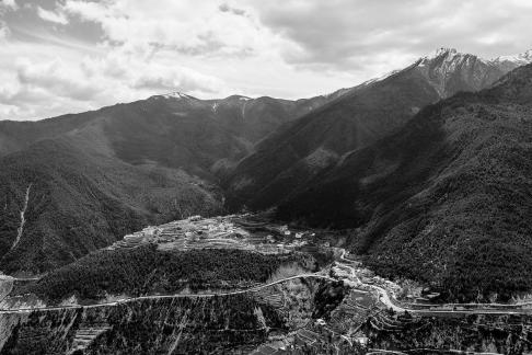 The winding mountain path 4