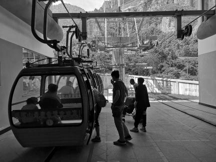 Qingyun Cable Car Shadow 7