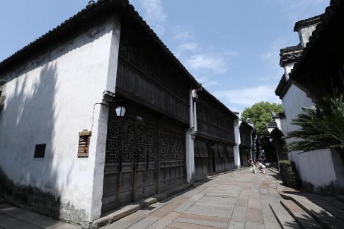 Jiangnan Rain Lane 16