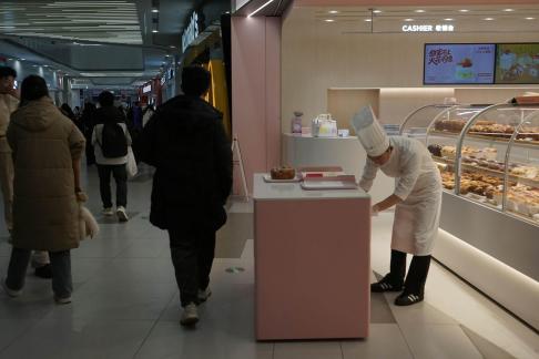 shopping mall 25