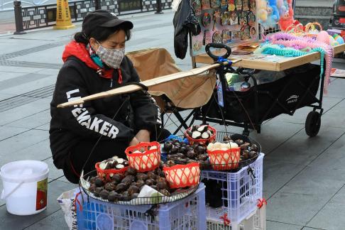 Ordinary in the market 6