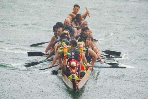 Dragon Boat in the Rainstorm