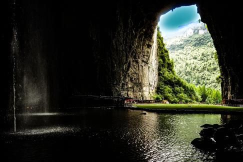 Tenglong Cave