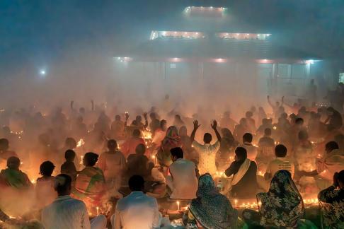 Devotees Praying at Temple 6569