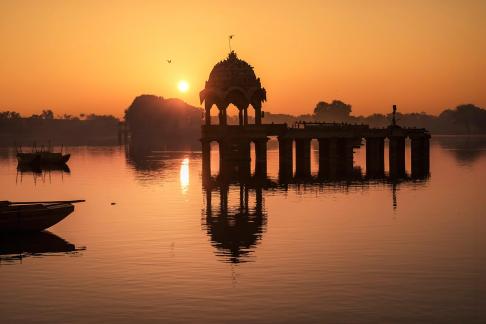 Sun Rise at Gadisar Lake 2724