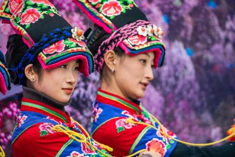 Dancing girls