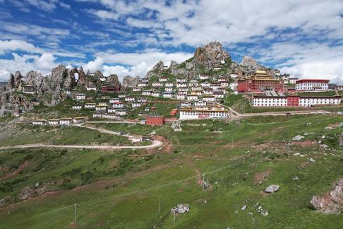 Colorful settlement 7