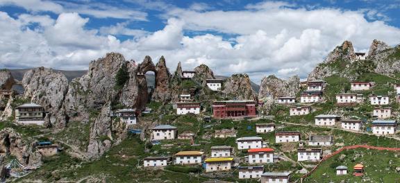 Colorful settlement 2