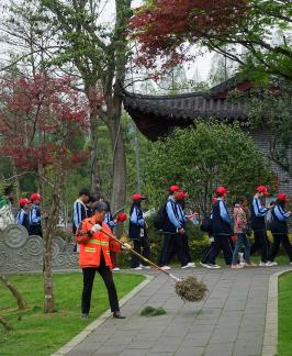 Sweep dust and pick up light 4