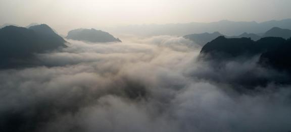 Between Yunshan Mountains 12