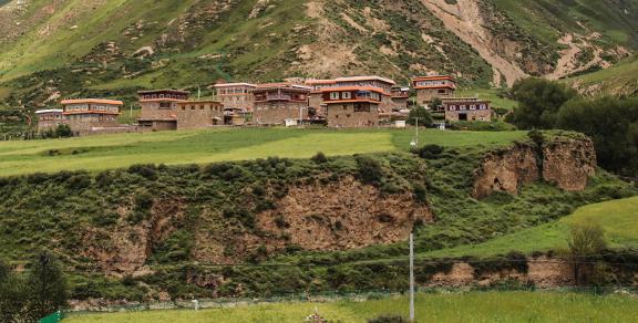 Mountain Dwelling Scene 15