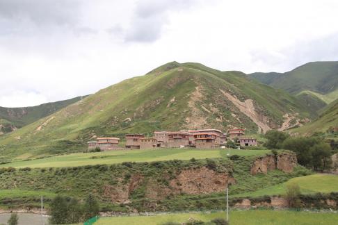 Mountain Dwelling Scene 16