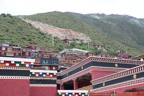Houses on the mountain ridge 13