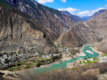 Mountains and waters intertwine 6