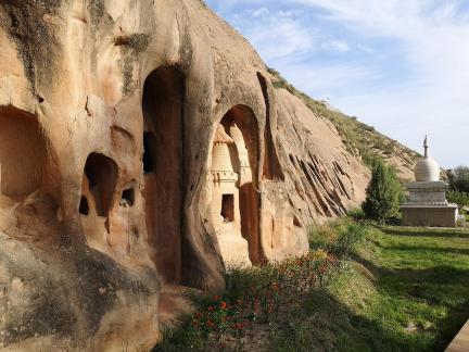 Horseshoe Thousand Buddha 2