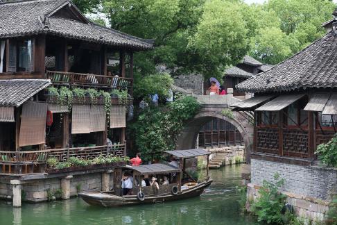 The sound of rowing in Jiangnan 32