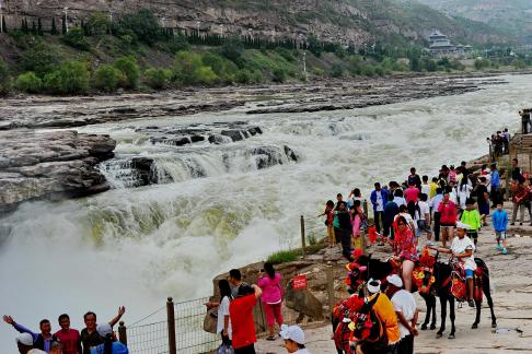 Fullof emotions in the Yellow River