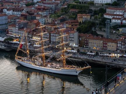 Porto Ship Lights On