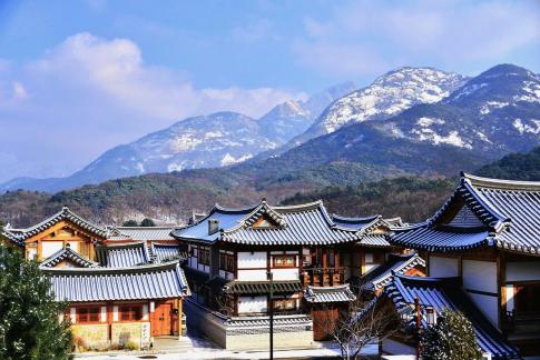 Background of Hanok Village 04